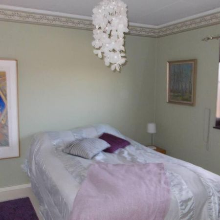 Villa Med Blommande Traedgard, Centralt โบสตัด ภายนอก รูปภาพ