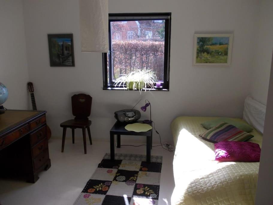Villa Med Blommande Traedgard, Centralt โบสตัด ภายนอก รูปภาพ